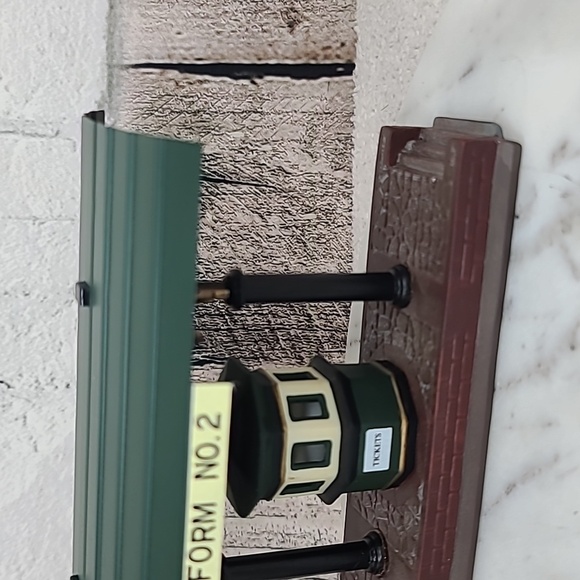 Department 56 Vintage Heritage Village Collection "Victoria Stn. Train Platform" - Picture 10 of 17